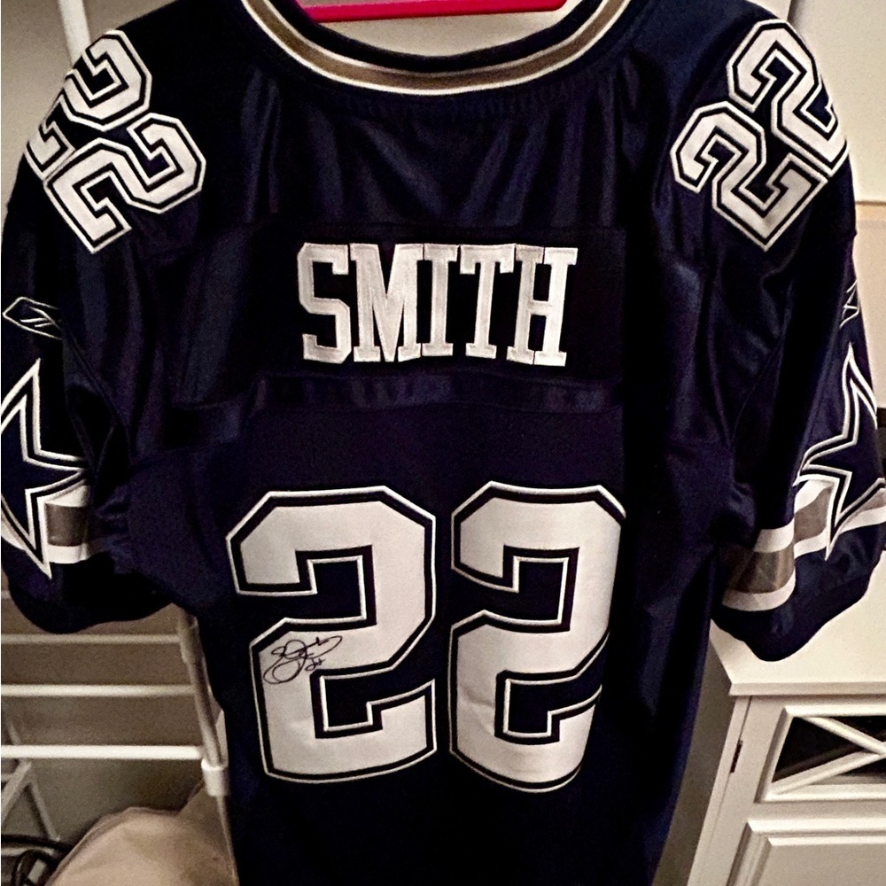 🏈Say What?! Who? 🫨Autographed Emmitt Smith Reebok NFL Jersey Number 22!